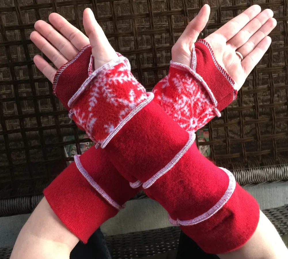 Katwise inspired needle-felted red snowflake Christmas theme wool upcycled sweater arm warmers-1314