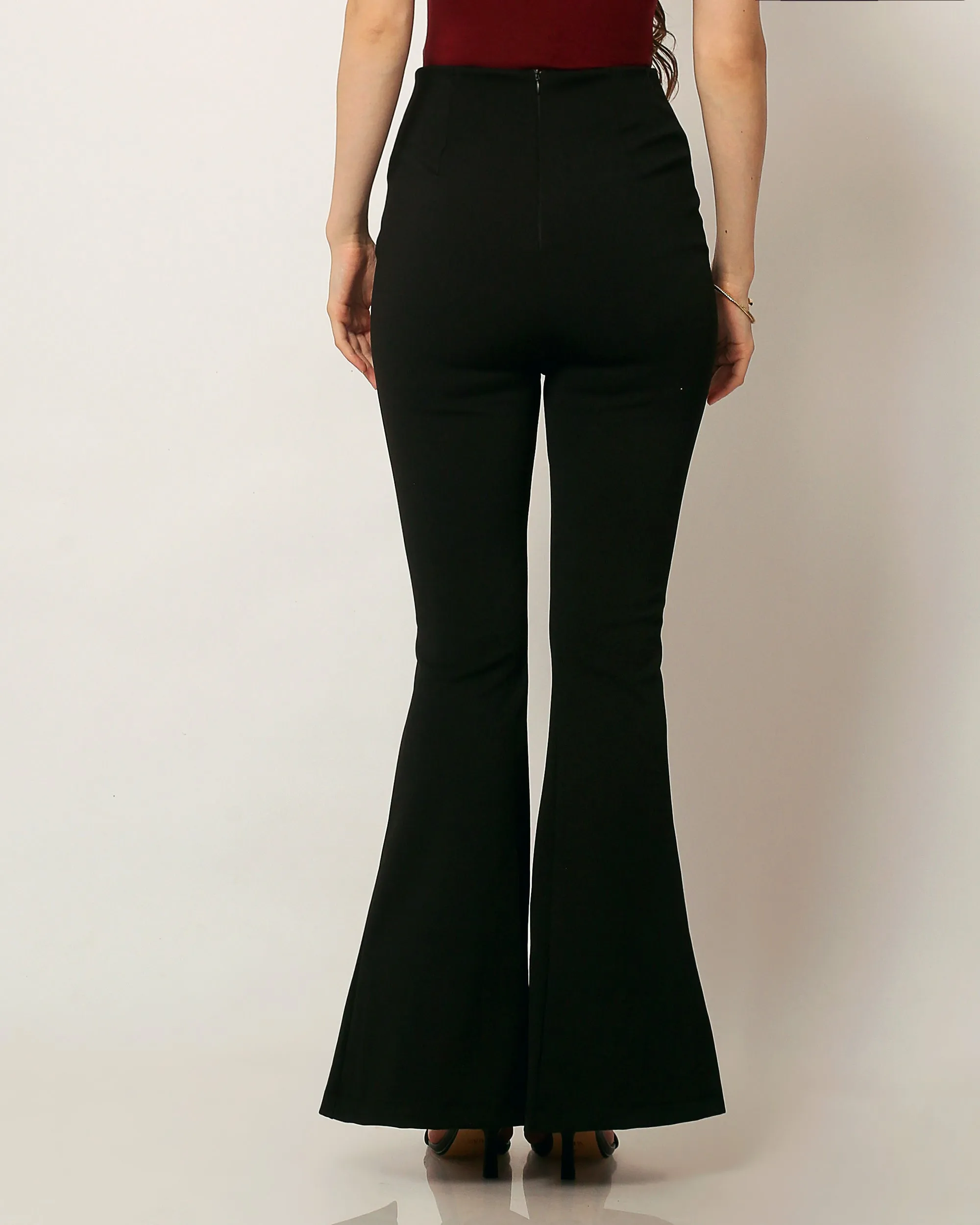 Ned Highwaisted Bell Bottom Pants in Black