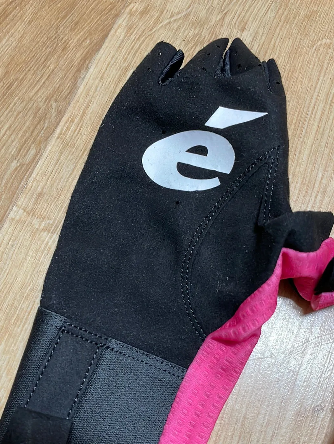 Team Jumbo Visma AGU Premium Aero Gloves Pink